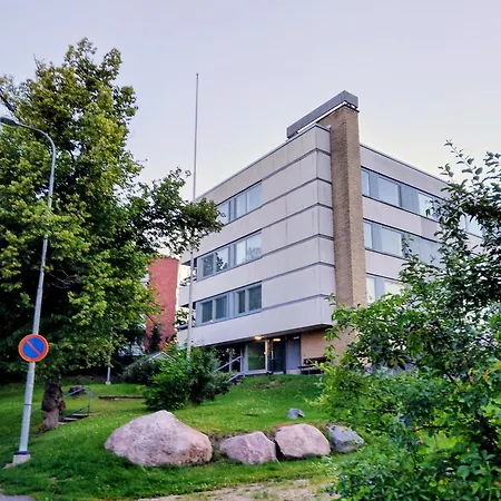 Free Parking, Near Station - Cozy With Fully Equipped Kitchen And Work Desk